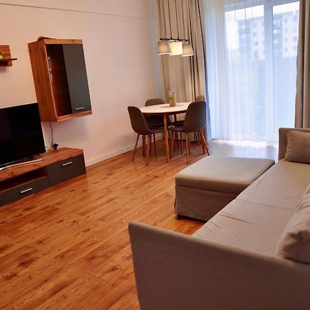 Coresi, 2 Camere, Sleeps 6 Large Private Garden Apartment Pets Welcome Μπρασόβ Εξωτερικό φωτογραφία
