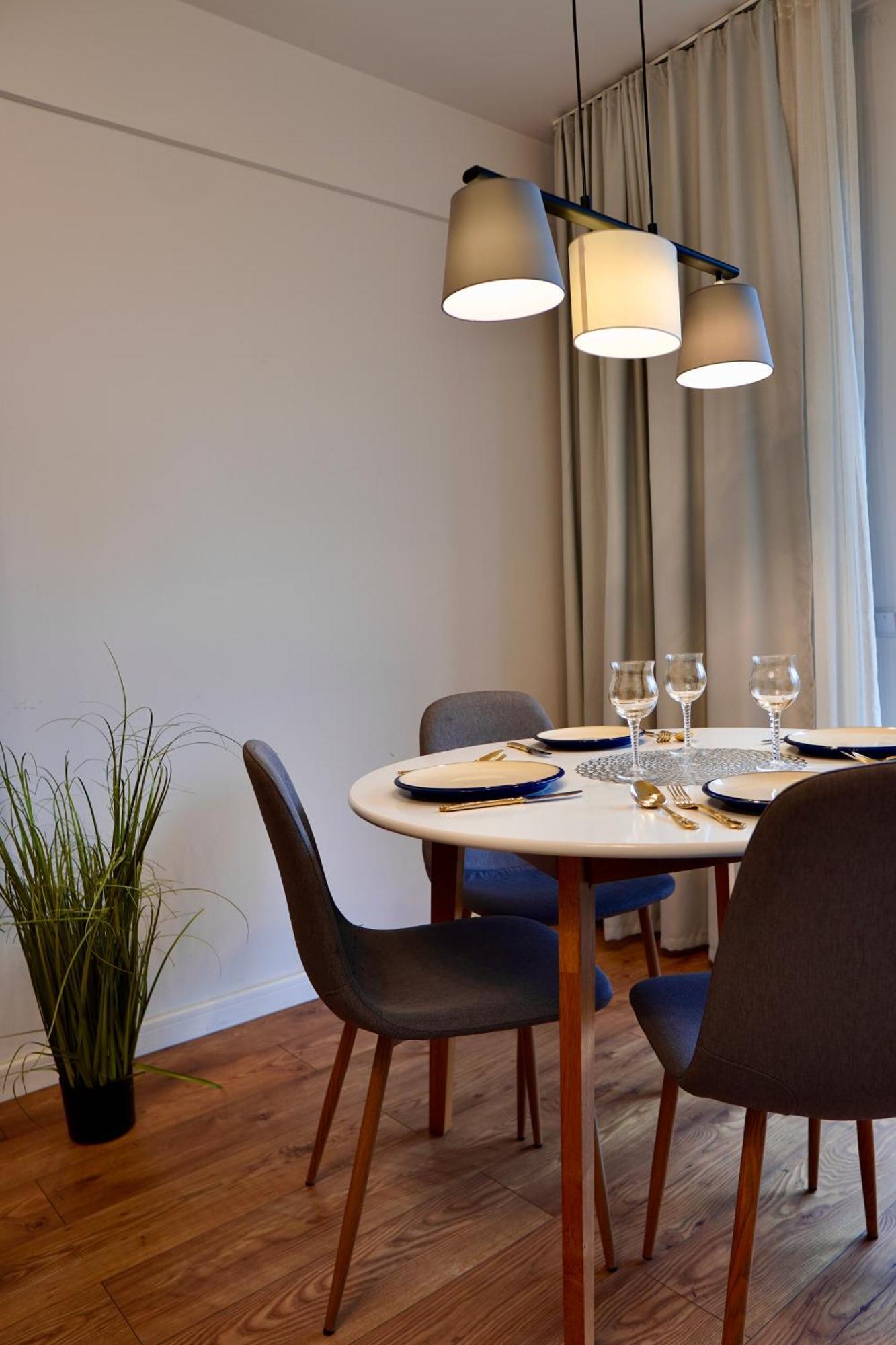 Coresi, 2 Camere, Sleeps 6 Large Private Garden Apartment Pets Welcome Μπρασόβ Εξωτερικό φωτογραφία